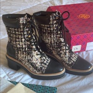 Like New Tory Burch Milker Lug Sole 8